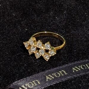AVON Gold Tone Ring With Rhinestones Size 7 1/4